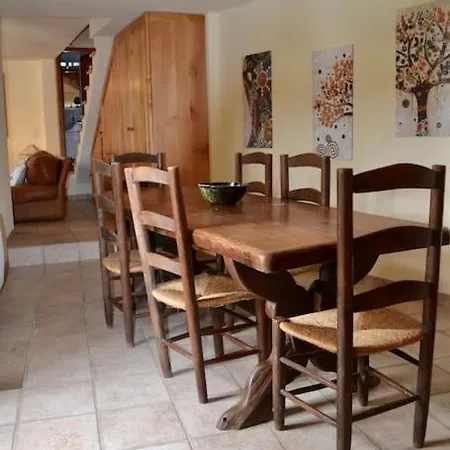 Holiday home Calme Et Reposant En Pleine Nature Reilhac (Cantal)